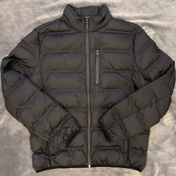 Like new down jacket - Picture 1 of 3